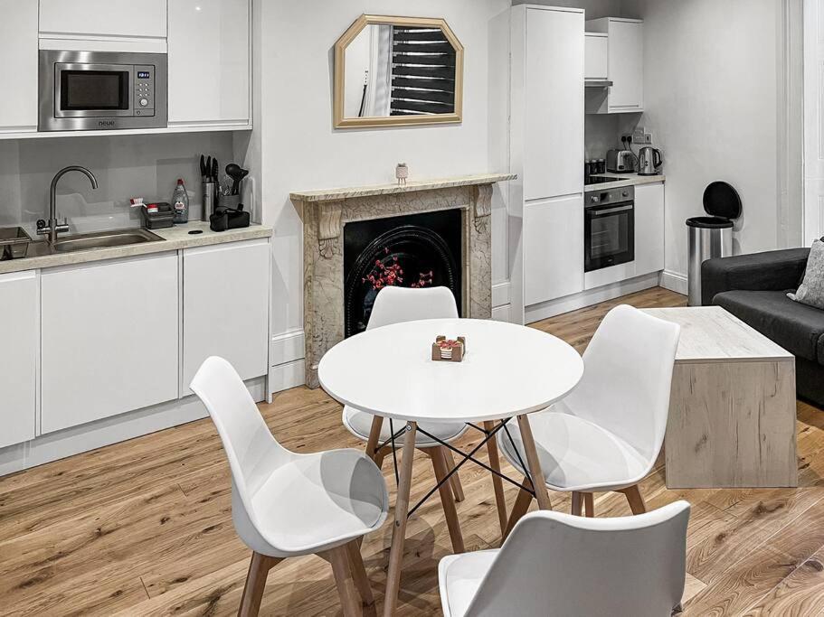 Bright And Spacious 1-Bdr Flat W/ Free Parking Reading Extérieur photo
