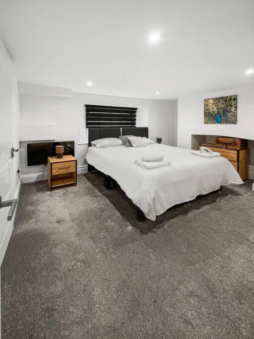 Bright And Spacious 1-Bdr Flat W/ Free Parking Reading Extérieur photo